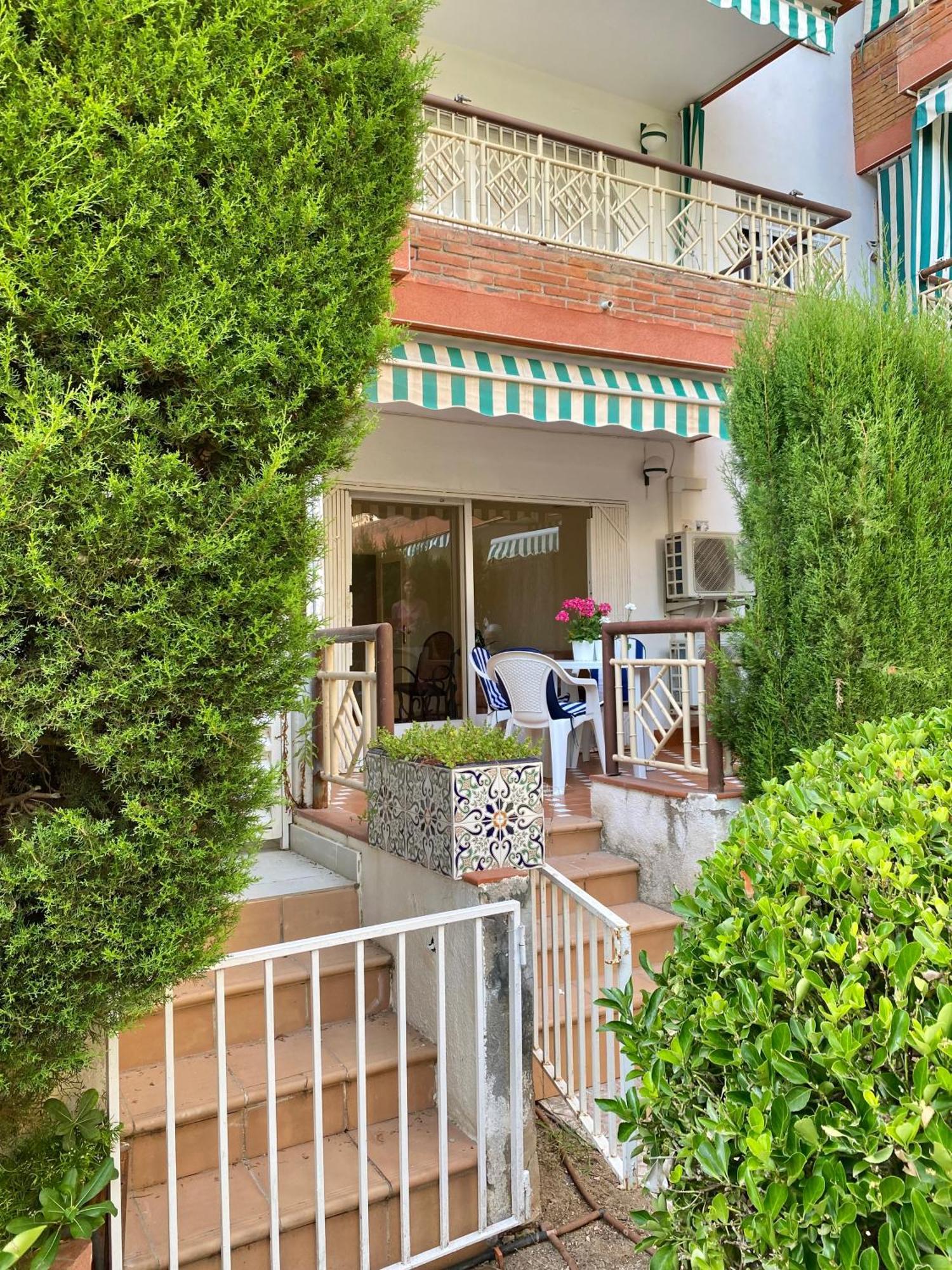Mediterranean Escape Barcelona Exterior foto